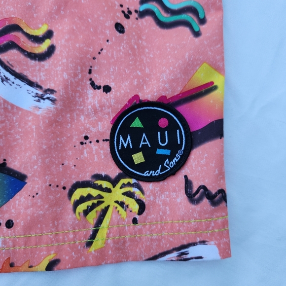Maui and Sons Sz L Shorts - Picture 5 of 7